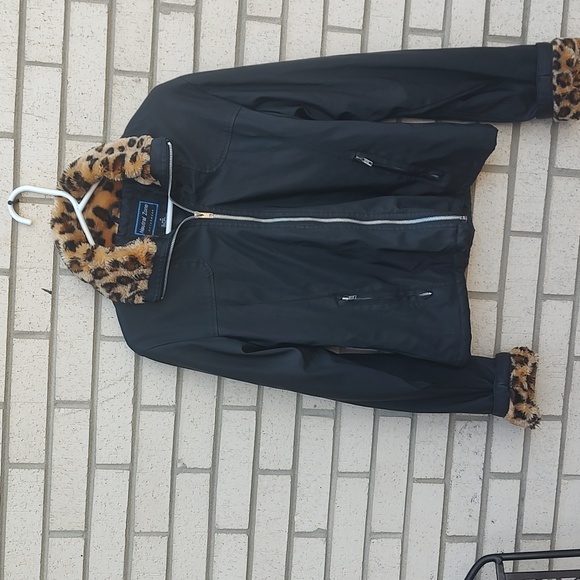 Leopard/black 🧥 - Picture 3 of 9